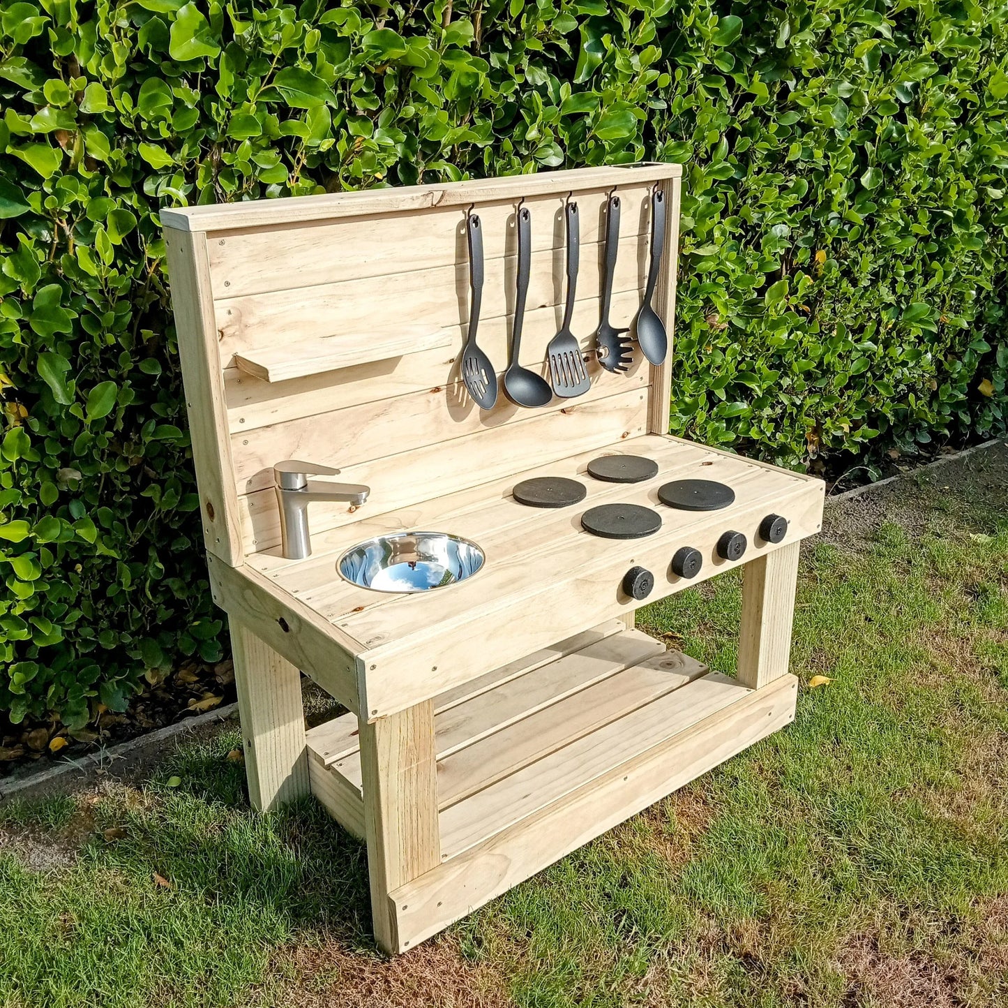 Messy Masterpiece Mud Kitchen! - Medium