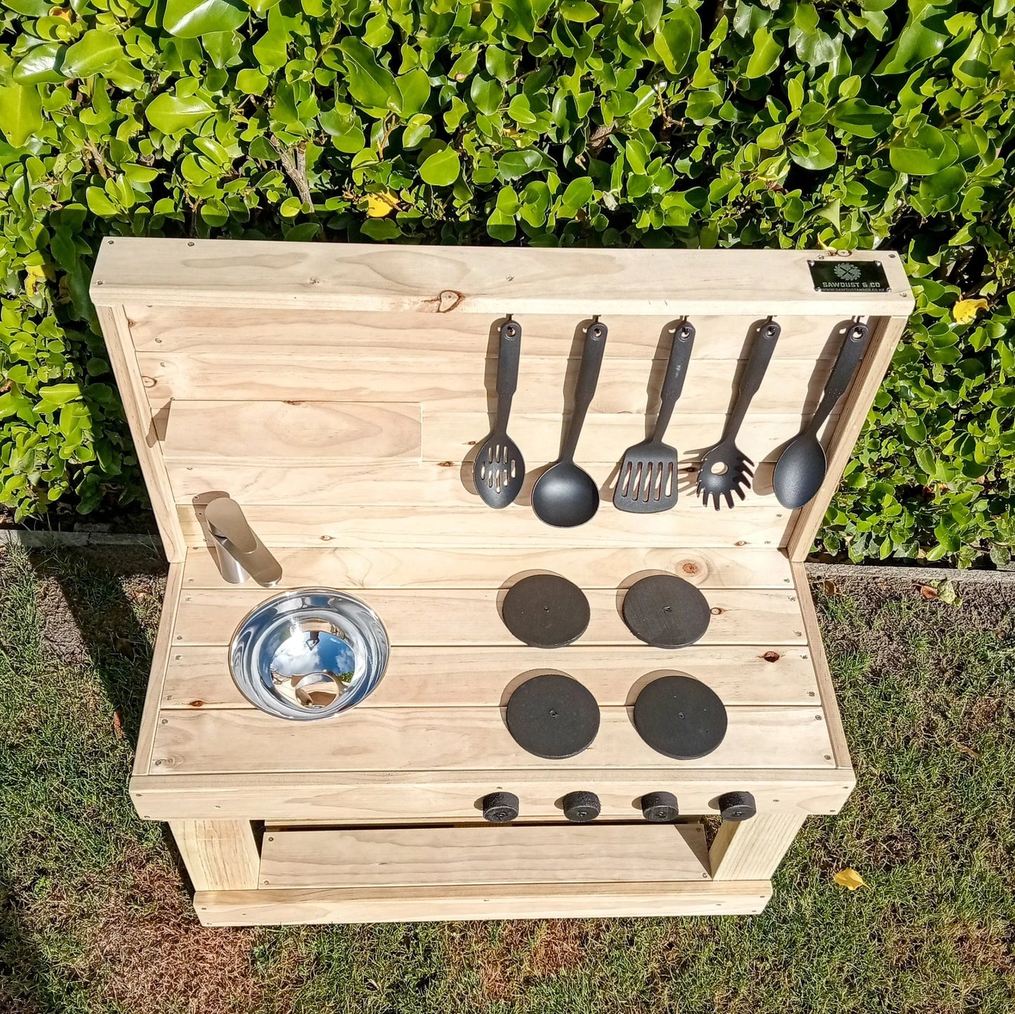 Messy Masterpiece Mud Kitchen! - Medium