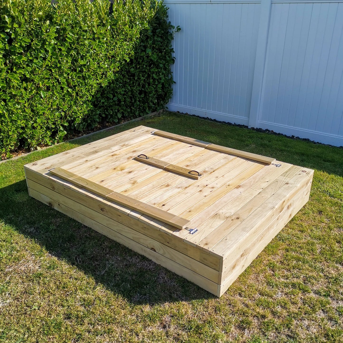 XL sandpit 2.1m x 1.5m with folding lid and seating