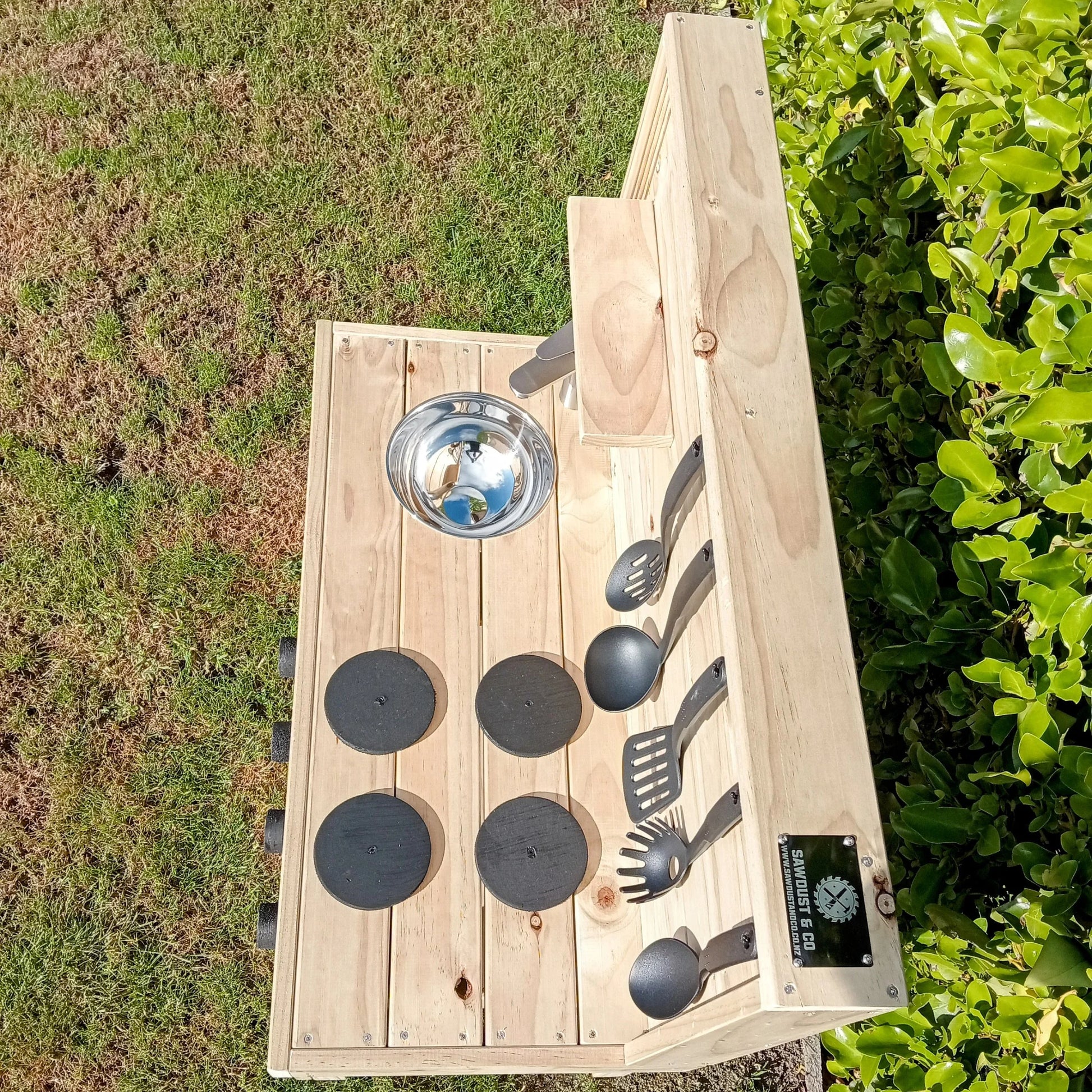 Messy Masterpiece Mud Kitchen! - Medium